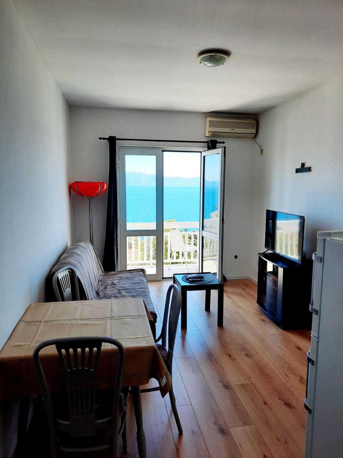Apartments Elenora Brist Luaran gambar