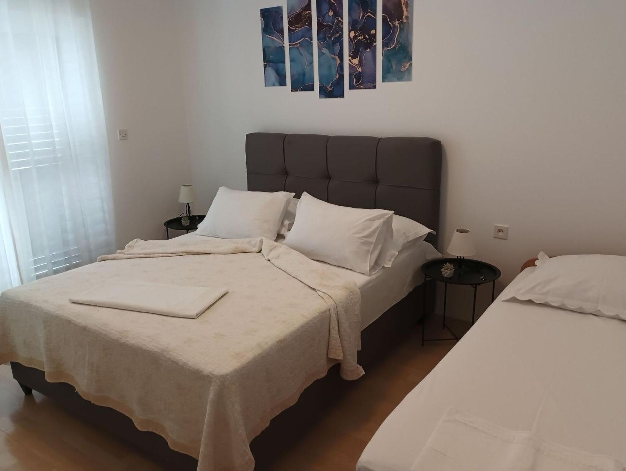 Apartments Elenora Brist Luaran gambar