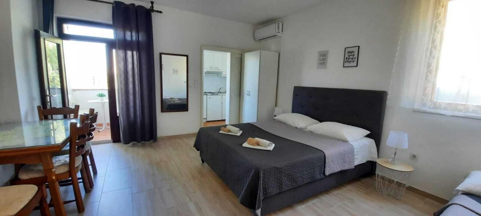 Apartments Elenora Brist Luaran gambar