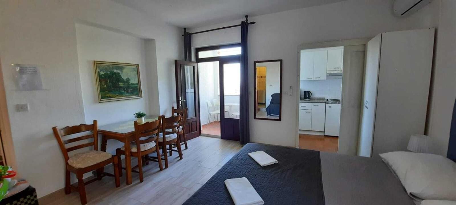 Apartments Elenora Brist Luaran gambar