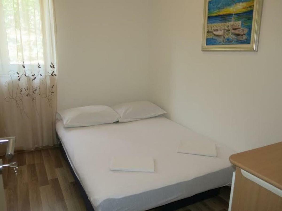 Apartments Elenora Brist Luaran gambar