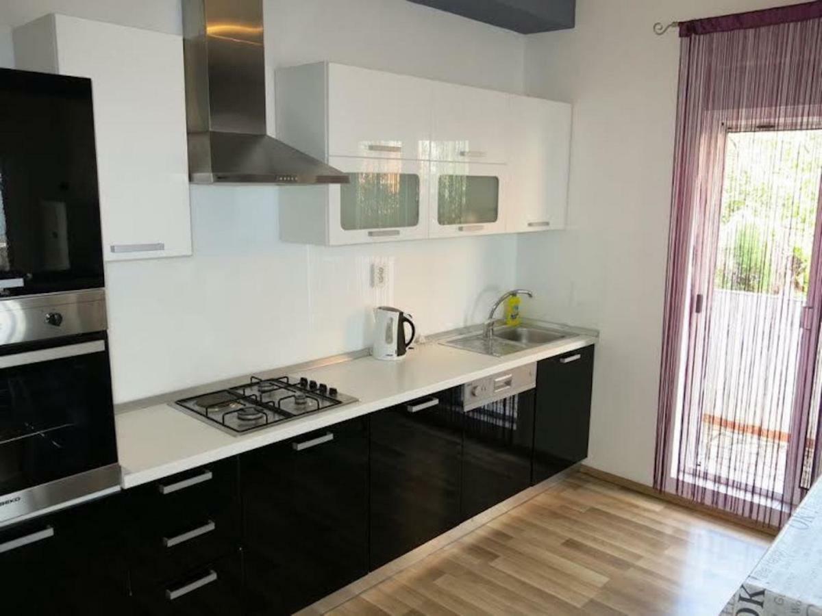 Apartments Elenora Brist Luaran gambar