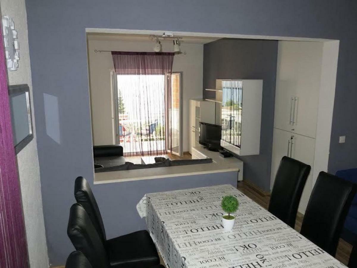 Apartments Elenora Brist Luaran gambar
